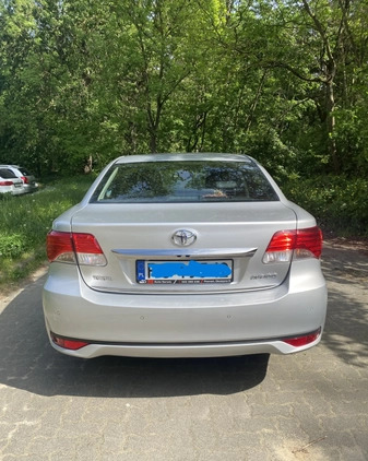 Toyota Avensis cena 47000 przebieg: 218000, rok produkcji 2014 z Poznań małe 121